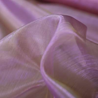 Organza Changeant Fuchsia – Un Tissu Transparent et Lumineux