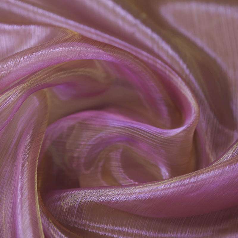 Tissu Organza Changeant Fuchsia et ses reflets lumineux