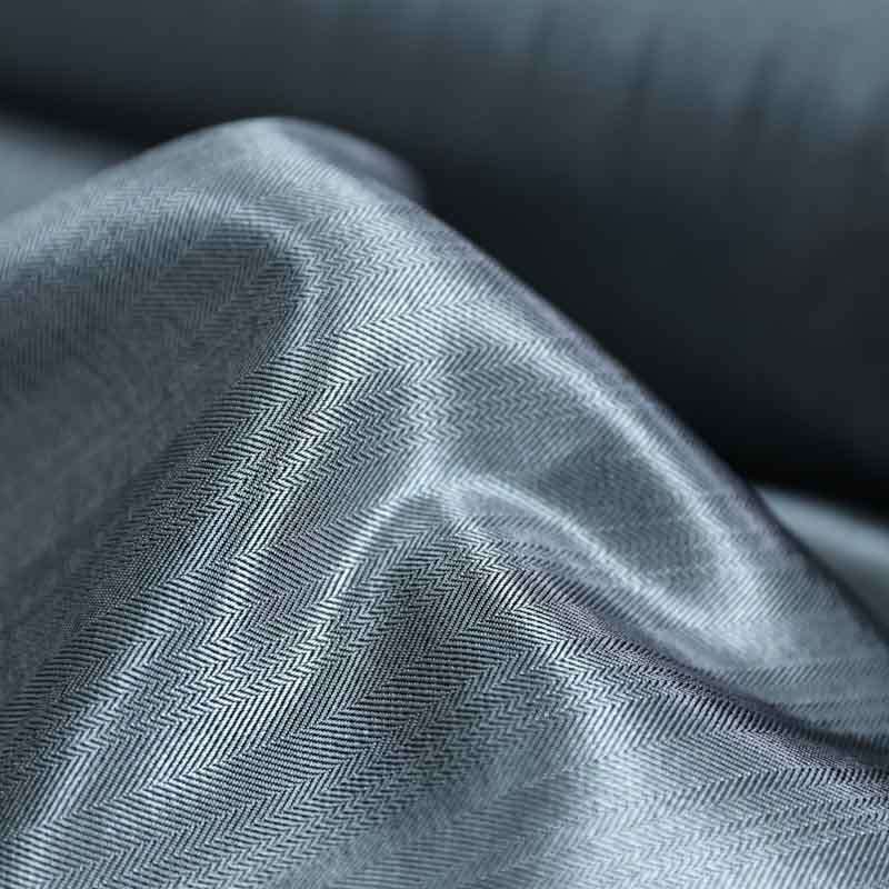 Tissu Twill de Viscose Brillant Taupe Chevron