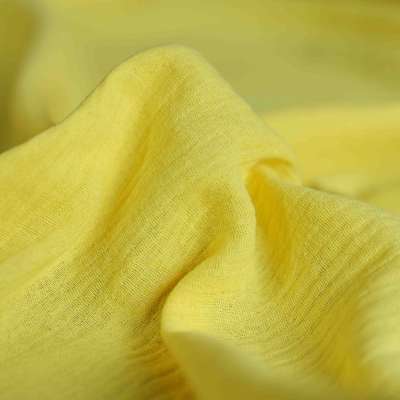 Double Gaze de Coton Jaune Soleil pour une tenue estivale