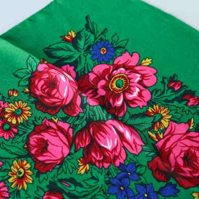 Foulard kabyle élégant avec motifs floraux colorés