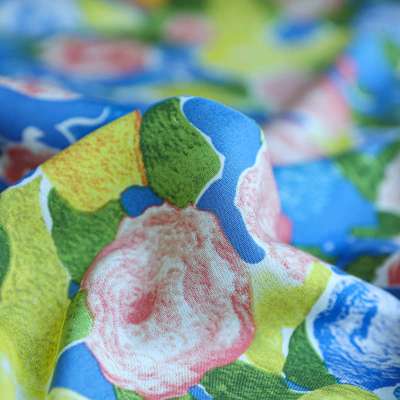 Tissu fibranne viscose imprimé floral façon peinture